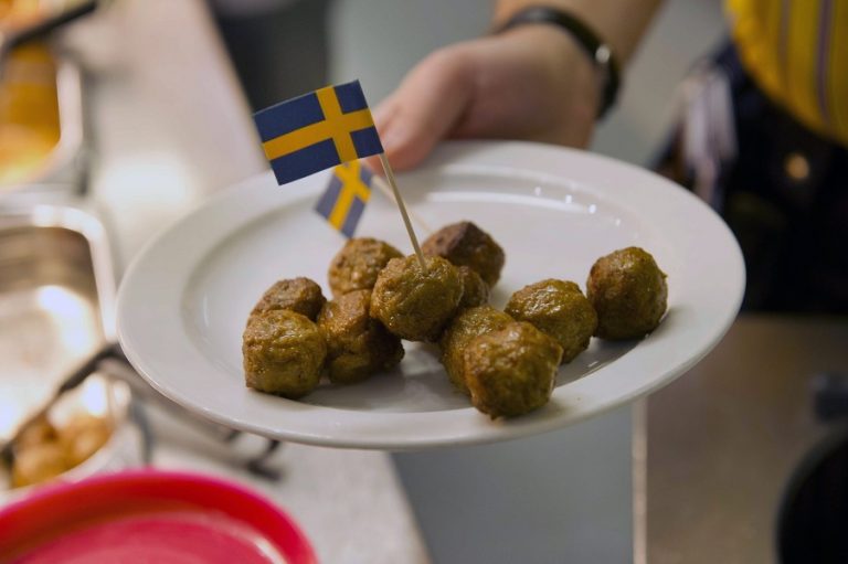 Τα πασίγνωστα κεφτεδάκια της ΙΚΕΑ γίνονται vegan
