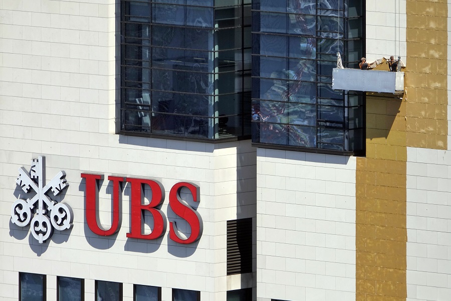 Η UBS βελτιώνει σημαντικά τις εκτιμήσεις της για την Ελλάδα- Βλέπει ύφεση 6% αντί για 10%