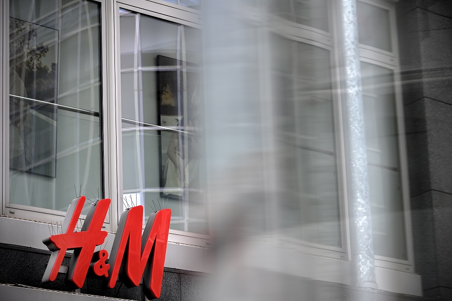 H&M: Βουτιά 46% στις πωλήσεις Μαρτίου – Αναμένεται περικοπή στις θέσεις εργασίας