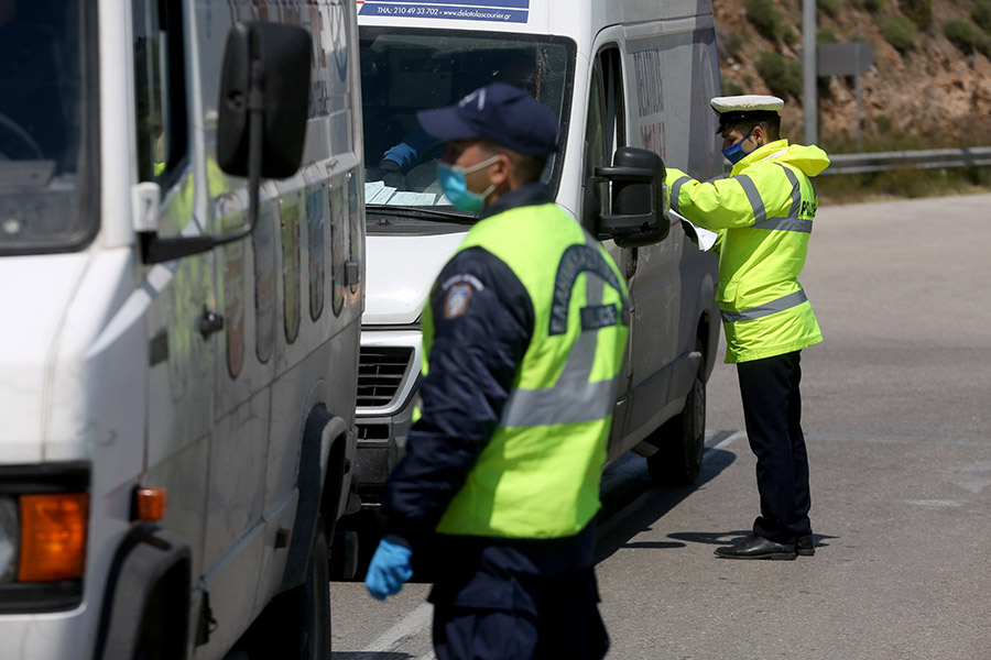 Εξακολουθούν να πέφτουν «βροχή» τα πρόστιμα για παραβίαση των περιοριστικών μέτρων