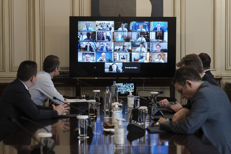 Σε εξέλιξη η συνεδρίαση του Υπουργικού Συμβουλίου μέσω τηλεδιάσκεψης- Τα θέματα που βρίσκονται στην ατζέντα