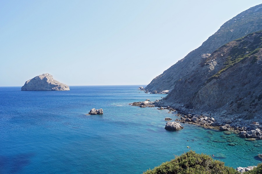 Συμπαράσταση στους Γάλλους με εικόνες από ένα πανέμορφο ελληνικό νησί