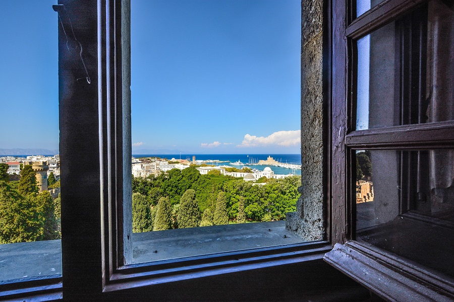 View from my window: Πάταγο κάνει νέο γκρουπ στο Facebook, όπου ο κόσμος μοιράζεται φωτογραφίες εν μέσω καραντίνας