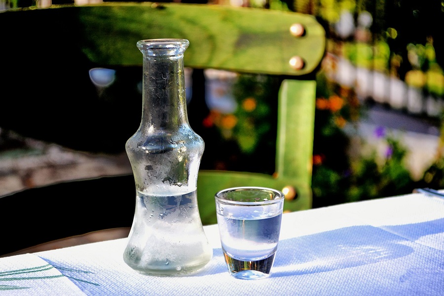Ποια παραδοσιακά ελληνικά ποτά κάνουν θραύση φέτος στο εξωτερικό