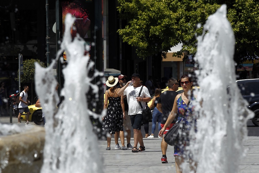 «Καμίνι» η χώρα το Σαββατοκύριακο – Στους 40 βαθμούς Κελσίου ο υδράργυρος