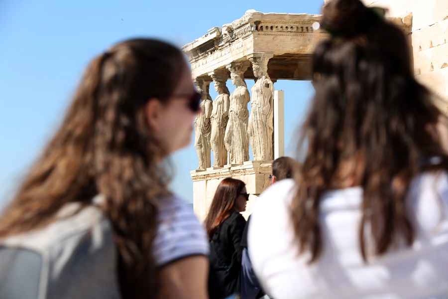 Ποιοι τουρίστες προτίμησαν την Ελλάδα και πόσα ξόδεψαν στο πρώτο τρίμηνο του 2023