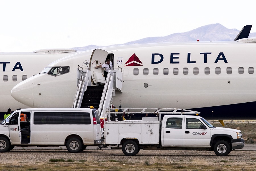 Delta Airlines: Ζημιά 7 δισ. δολαρίων το β’ τρίμηνο- Απομακρύνει 15.000 υπαλλήλους
