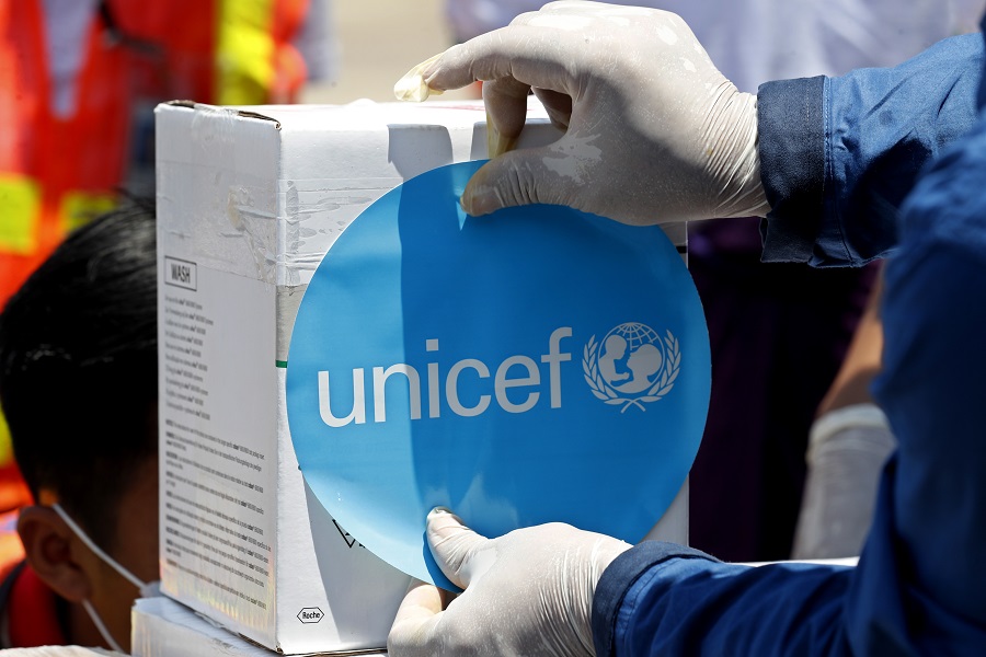Unicef: Ο ιός μπορεί να σκοτώσει 6.000 παιδιά την ημέρα στις φτωχές χώρες