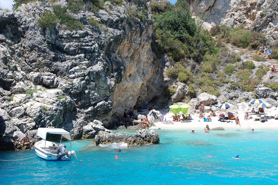 «Το καλοκαίρι σώθηκε!»: Η Ελλάδα στο πολυσέλιδο αφιέρωμα της Bild για τις καλοκαιρινές διακοπές