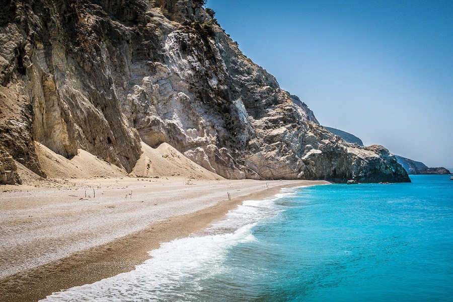 10 ήσυχα ελληνικά νησιά για όσους θέλουν να αποφύγουν τον υπερτουρισμό το καλοκαίρι