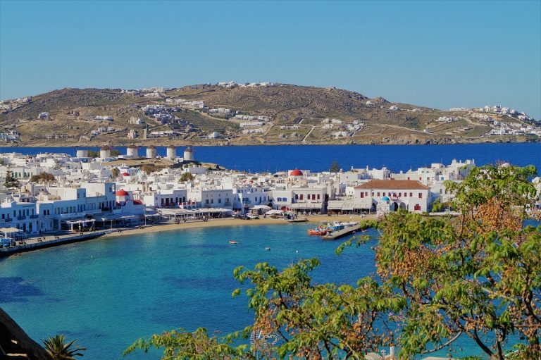 Το ειδικό σχέδιο για Μύκονο και Σαντορίνη με ορίζοντα την επόμενη τουριστική περίοδο