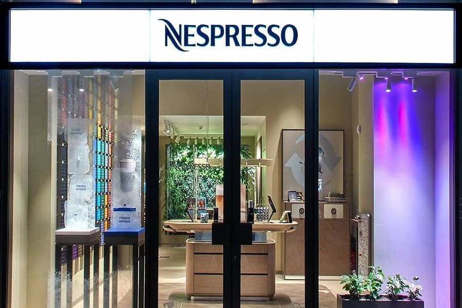 Νέα Nespresso Boutique με έπιπλα από… καφέ και ανακυκλωμένες κάψουλες