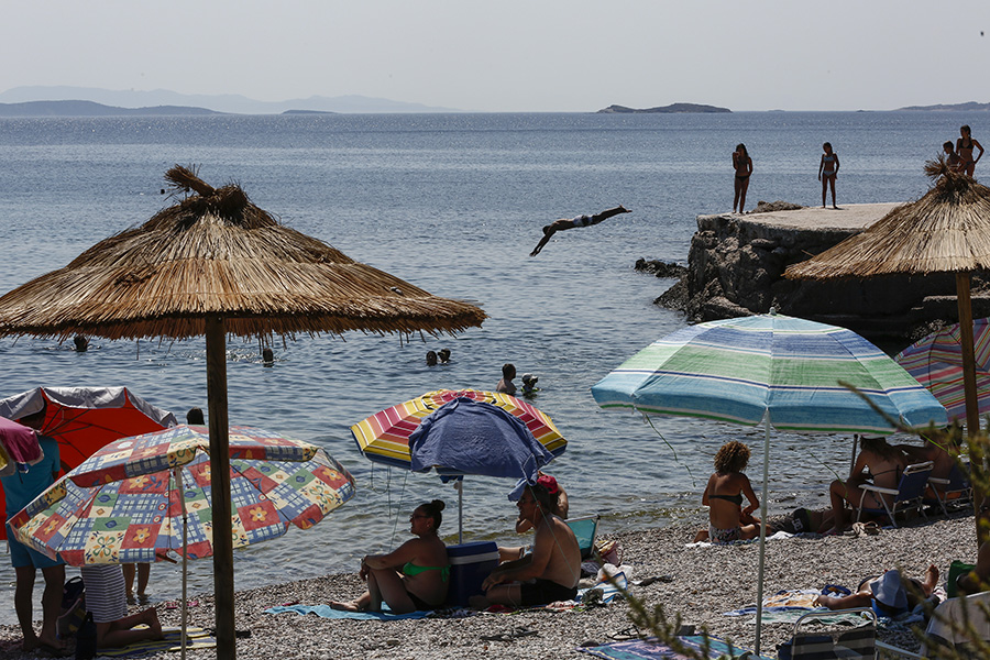 Για νέο κύμα καύσωνα από την Πέμπτη προειδοποιεί η Πολιτική Προστασία