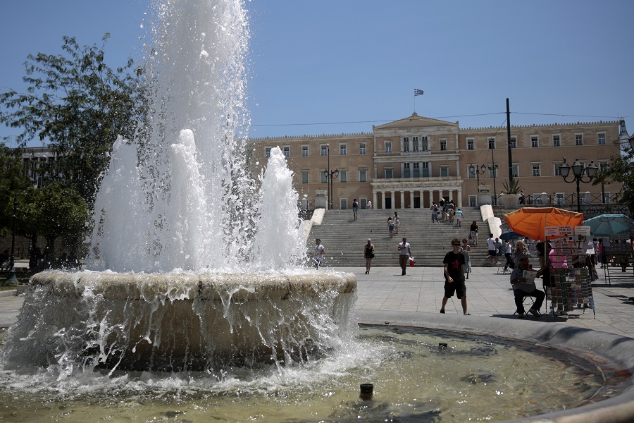 Έρχεται μίνι καύσωνας το Σαββατοκύριακο