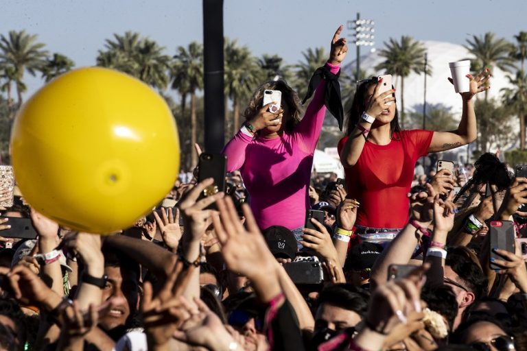 Το Φεστιβάλ Coachella ακυρώνεται για πρώτη φορά στην εικοσαετή ιστορία του λόγω κορωνοϊού