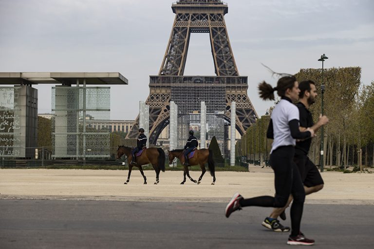 Ύφεση 11% αναμένει φέτος η Γαλλία – Ο κορωνοϊός «γονάτισε» την οικονομία της