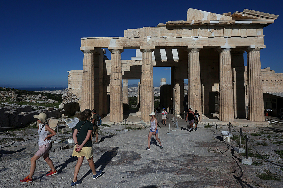 Χάρης Θεοχάρης: Ο τουρισμός θα ανοίξει στις 14 Μαΐου- Το σχέδιο της επανεκκίνησης