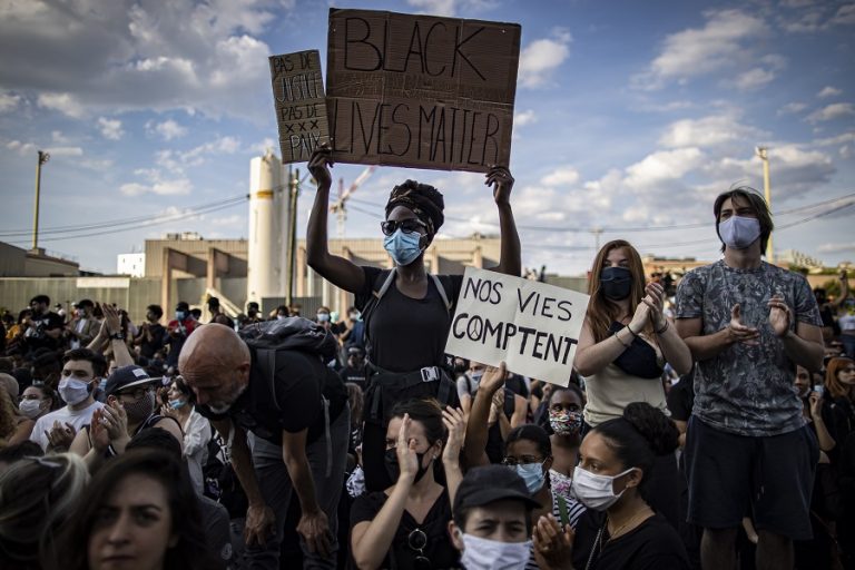 Και άλλος νεαρός μαύρος νεκρός από πυρά αστυνομικού στην Ουάσιγκτον- «Δεν θα περάσει έτσι»