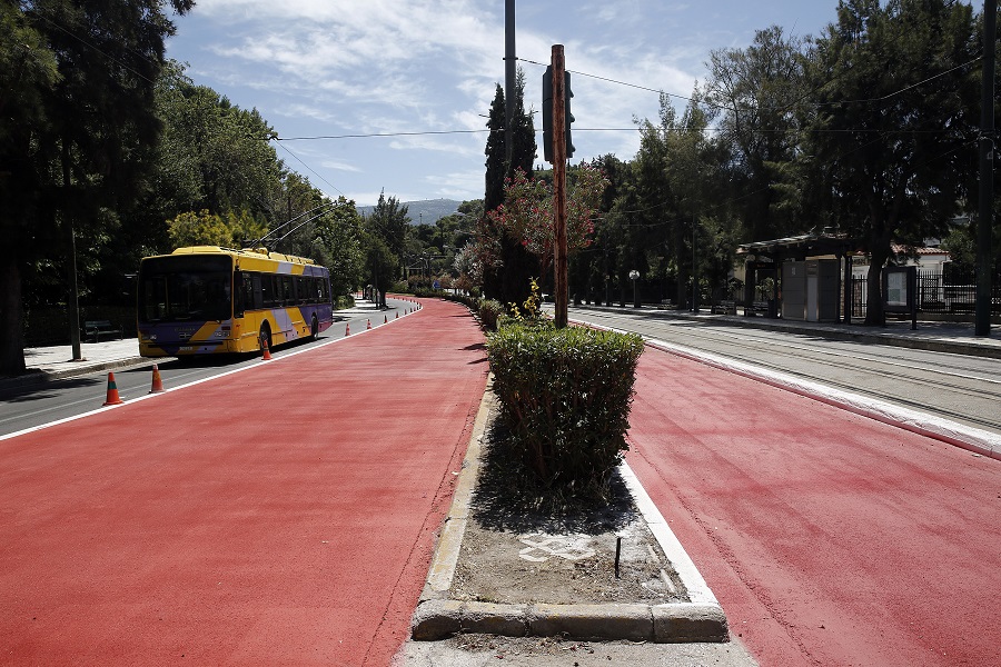 «Μεγάλος Περίπατος»: Ξεκινούν τα έργα στην πλατεία Συντάγματος – Ποιες εναλλακτικές διαδρομές προτείνει ο Δήμος Αθηναίων