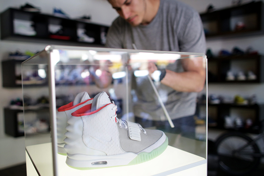 Τα «ακυρωμένα» Yeezy έφεραν 350 εκατ. ευρώ στην Adidas