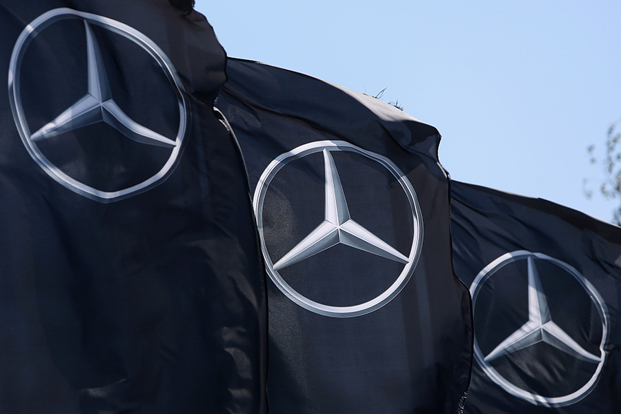 «Λαβωμένες» οι πωλήσεις οχημάτων της Mercedes-Benz λόγω Κίνας και ΗΠΑ
