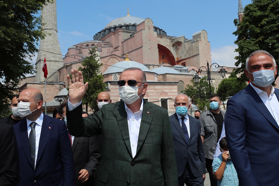 Guardian: «Ο Ερντογάν είναι νταής και απειλητικός. Η ΕΕ το αγνοεί αυτό με δικό της ρίσκο»