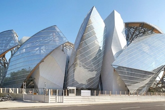 Έκθεση του Fondation Louis Vuitton στο Παρίσι αφιερωμένη στη Σίντι Σέρμαν