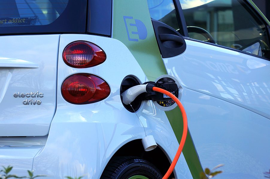 ACEA: Με αργά βήματα η ανάπτυξη των υποδομών για τα ηλεκτρικά αυτοκίνητα στην ΕΕ