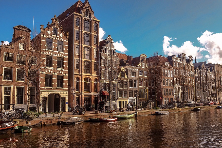 Το Αμστερνταμ καταργεί τη μάσκα σε δημόσιους χώρους με συνωστισμό