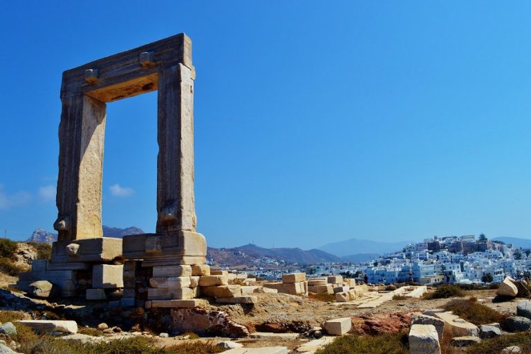 Evening Standard: «Αποθεώνει» τη Νάξο σε δημοσίευμά της