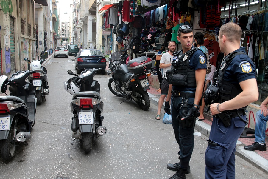 Καταιγισμός ελέγχων για την αντιμετώπιση του παραεμπορίου- Πρόστιμα άνω των 15 χιλ. ευρώ