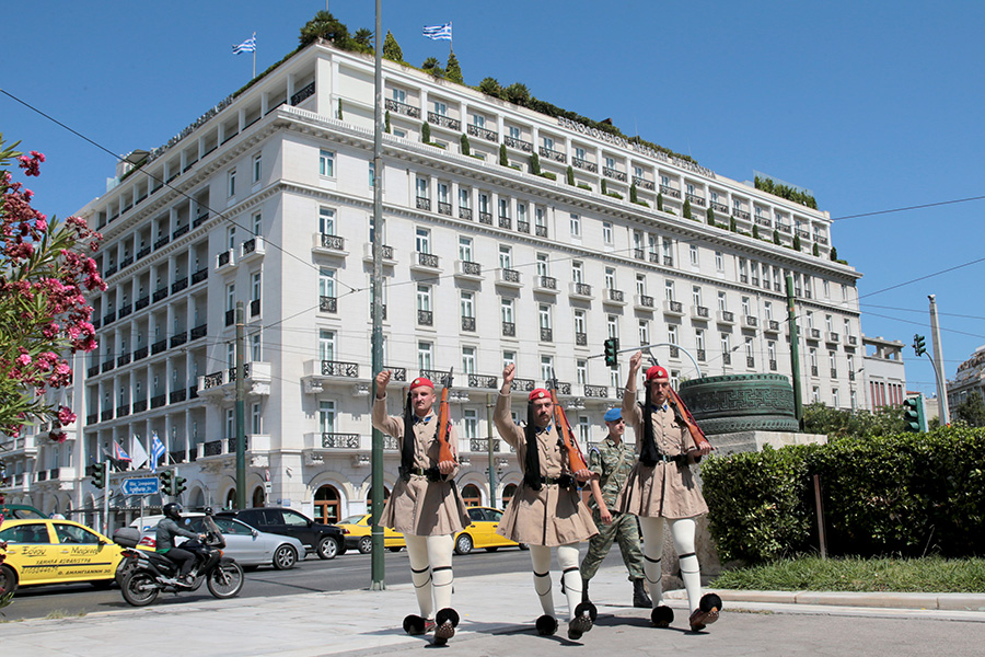 Πρωτοφανής πτώση 49,2% στην πληρότητα των ξενοδοχείων της Αθήνας λόγω Covid-19