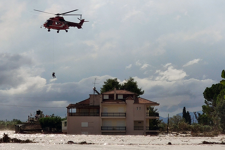 Η Εύβοια μετράει τις πληγές της: Επτά νεκροί, ένας αγνοούμενος και τεράστιες καταστροφές