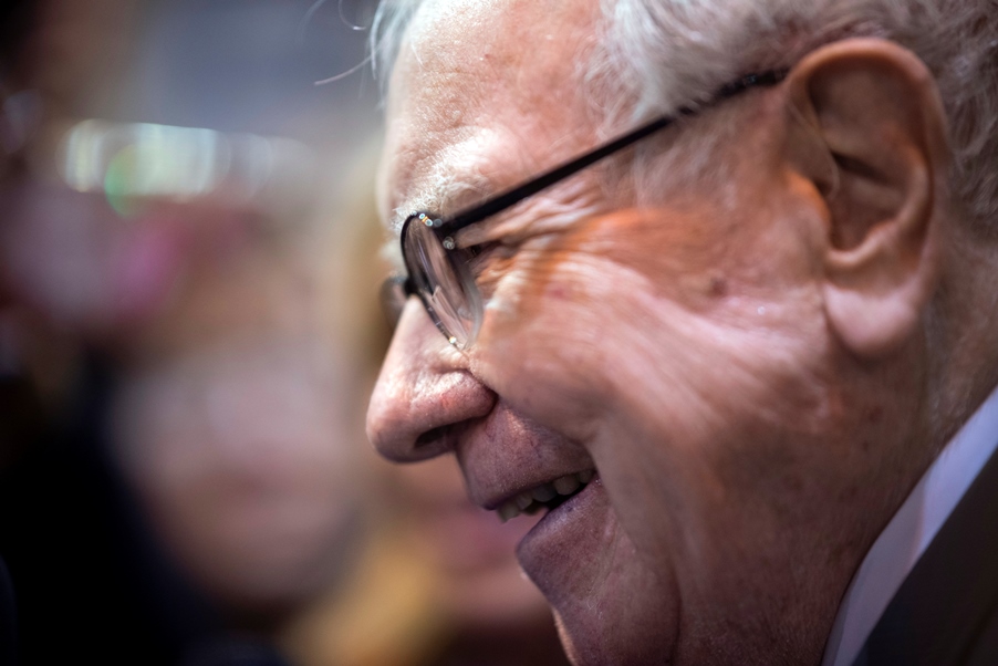 Γιατί ο Warren Buffett τοποθέτησε 6 δισ. δολάρια σε 5 ιαπωνικούς κολοσσούς  