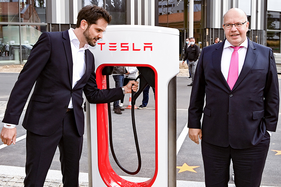 Η Tesla μόλις παρουσίασε το «Άγιο Δισκοπότηρο» των ηλεκτρικών αυτοκινήτων