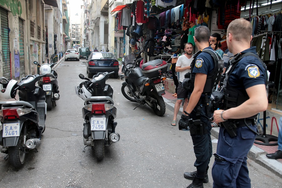 Πρόστιμα 17.000 ευρώ από 196 ελέγχους για παρεμπόριο