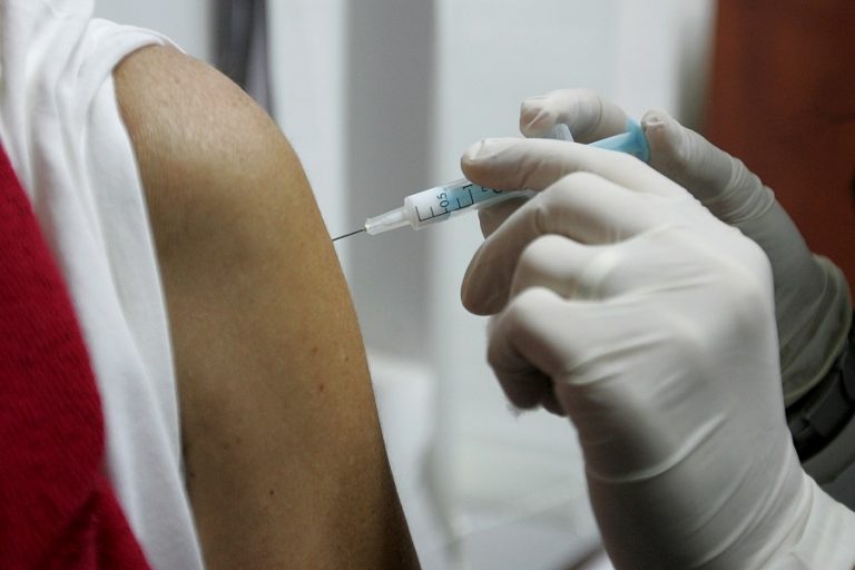 Μελέτη ΠΟΥ και ECDC: Τα εμβόλια στην Ελλάδα έχουν σώσει 12.175 ζωές ανθρώπων, άνω των 60 ετών