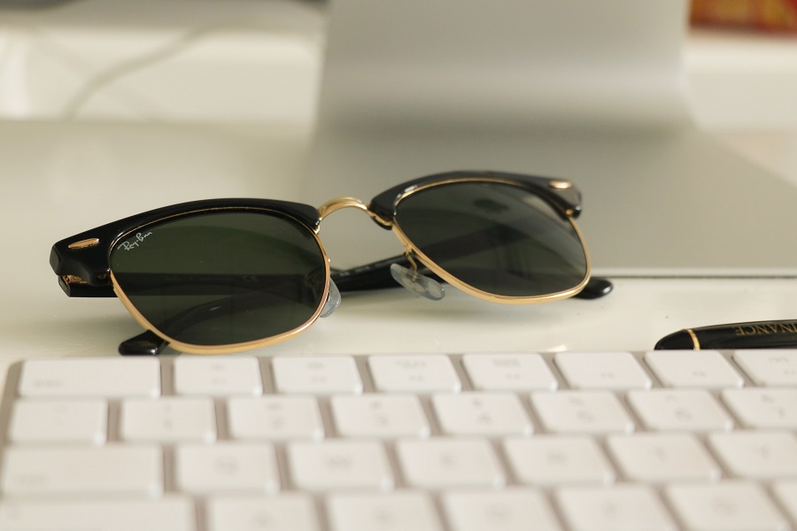 Facebook και Ray-Ban συνεργάζονται για την δημιουργία γυαλιών, που θα έχουν μέχρι και… εφαρμογές