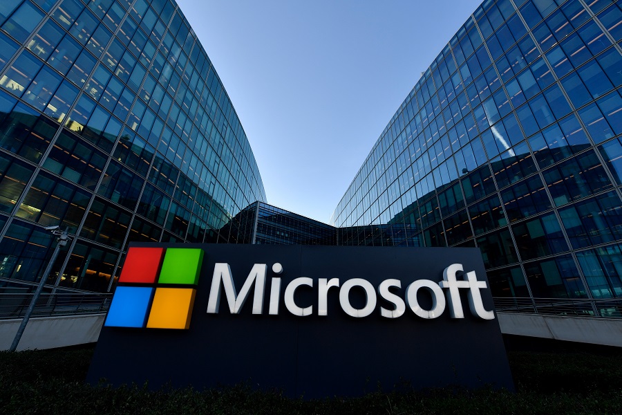 Η Microsoft θα προσφέρει τεχνολογική στήριξη-μαμούθ στην Ουκρανία