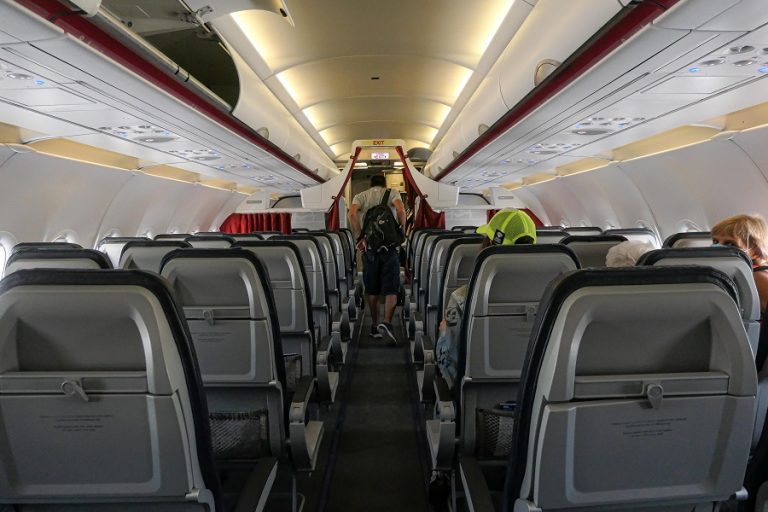 Οι αεροπορικές εταιρείες προσπαθούν να αναπτύξουν μια εναλλακτική στην καραντίνα των 14 ημερών