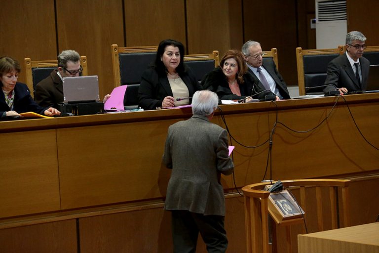 Στα χέρια της Αντιτρομοκρατικής απειλητικοί φάκελοι προς τους δικαστές της Χρυσής Αυγής