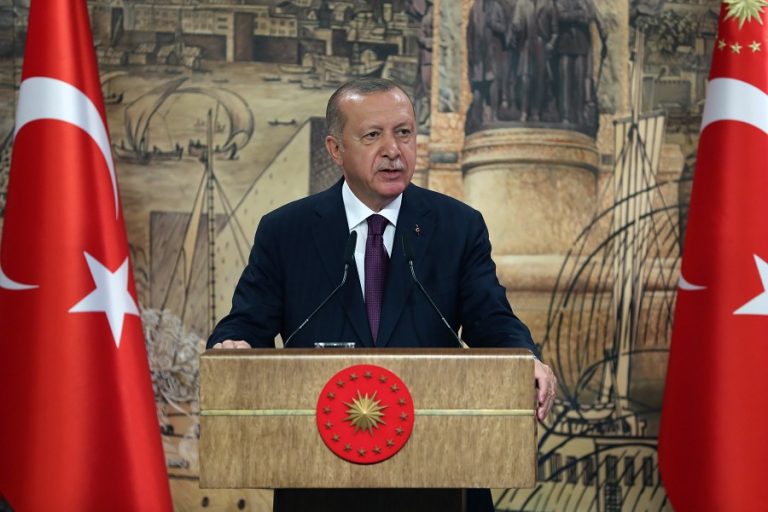 Πυρά Ερντογάν κατά ΗΠΑ για τις κυρώσεις: «Τι σόι συμμαχία είναι αυτή;»