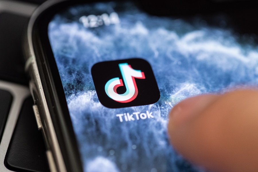 TikTok: Κινδυνεύει με πρόστιμο 27 εκατ. λίρες για έκθεση προσωπικών δεδομένων ανηλίκων