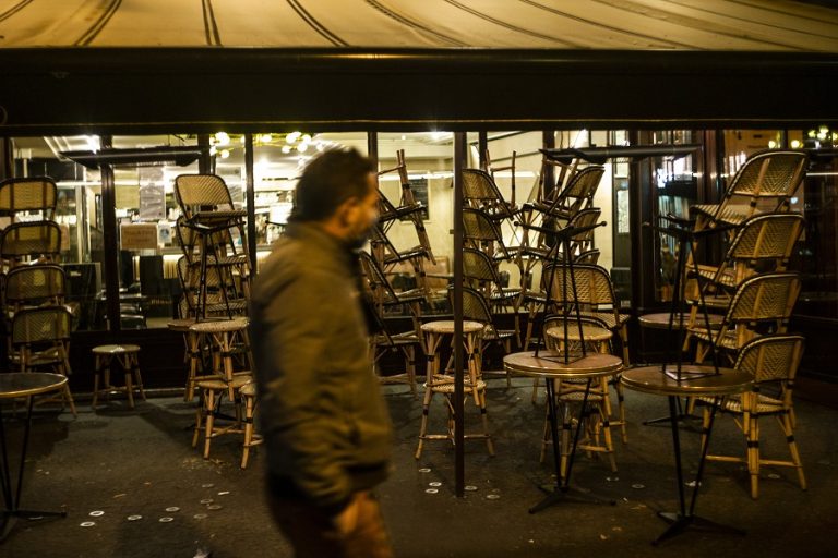 Το Παρίσι ερημώνει και η Ιταλία αναμένεται να ανακοινώσει νέα μέτρα για τον κορωνοϊό