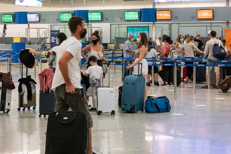 Το Plan B του τουρισμού μετά τη μετάλλαξη του κορωνοϊού στη Βρετανία