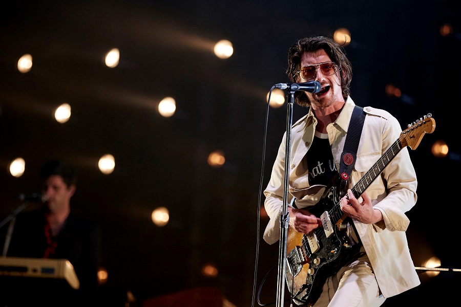 Arctic Monkeys : Σε άλμπουμ η συναυλία τους στο Royal Albert Hall για καλό σκοπό
