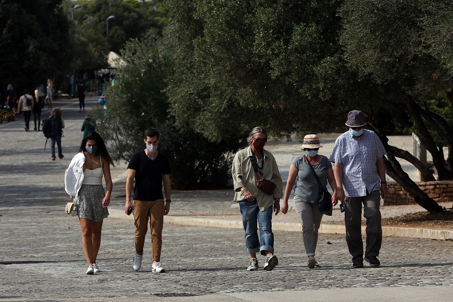 Handelsblatt για το άνοιγμα του τουρισμού: «H Ελλάδα προχωρά μόνη μπροστά»