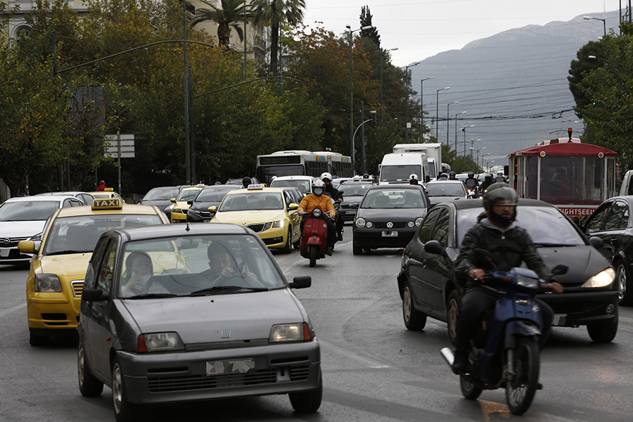 Παρατείνεται για δύο μήνες η πληρωμή των τελών κυκλοφορίας