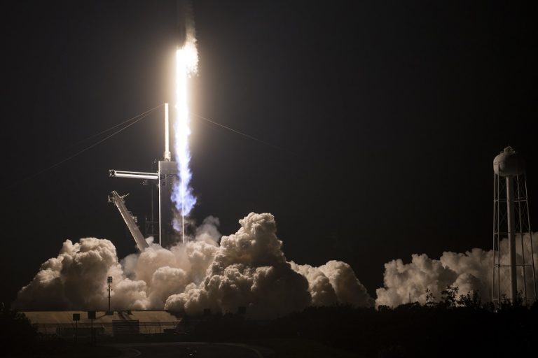 Σπάνια καθυστέρηση για τη NASA: Ανέβαλε για δεύτερη φορά εκτόξευση με διαστημικό όχημα της SpaceX