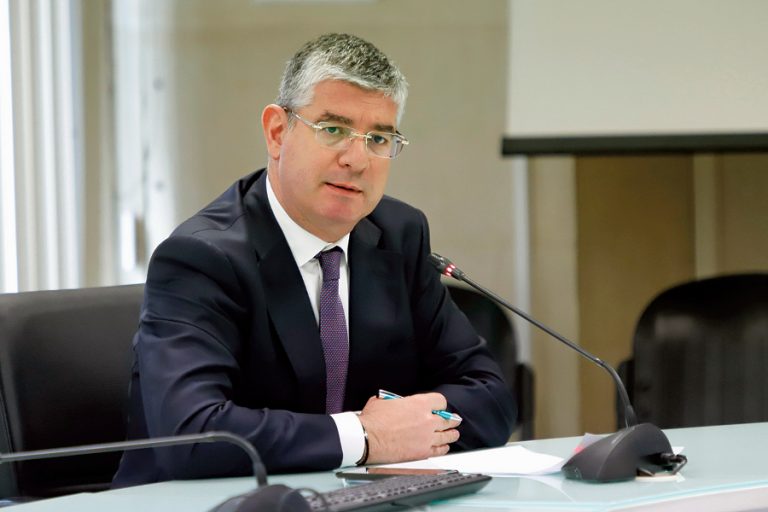 Τσακίρης: Πάνω από 140 δισ. ευρώ θα «πέσουν» στην οικονομία την επόμενη πενταετία